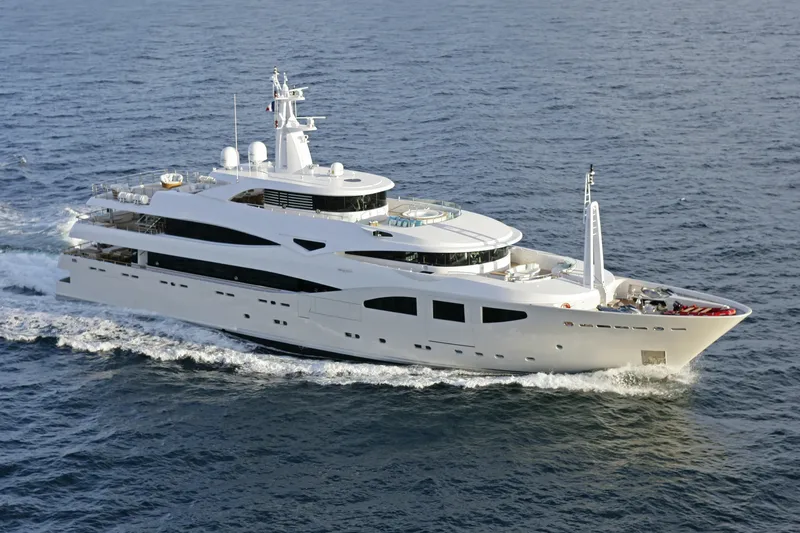 MARAYA, on deck 5