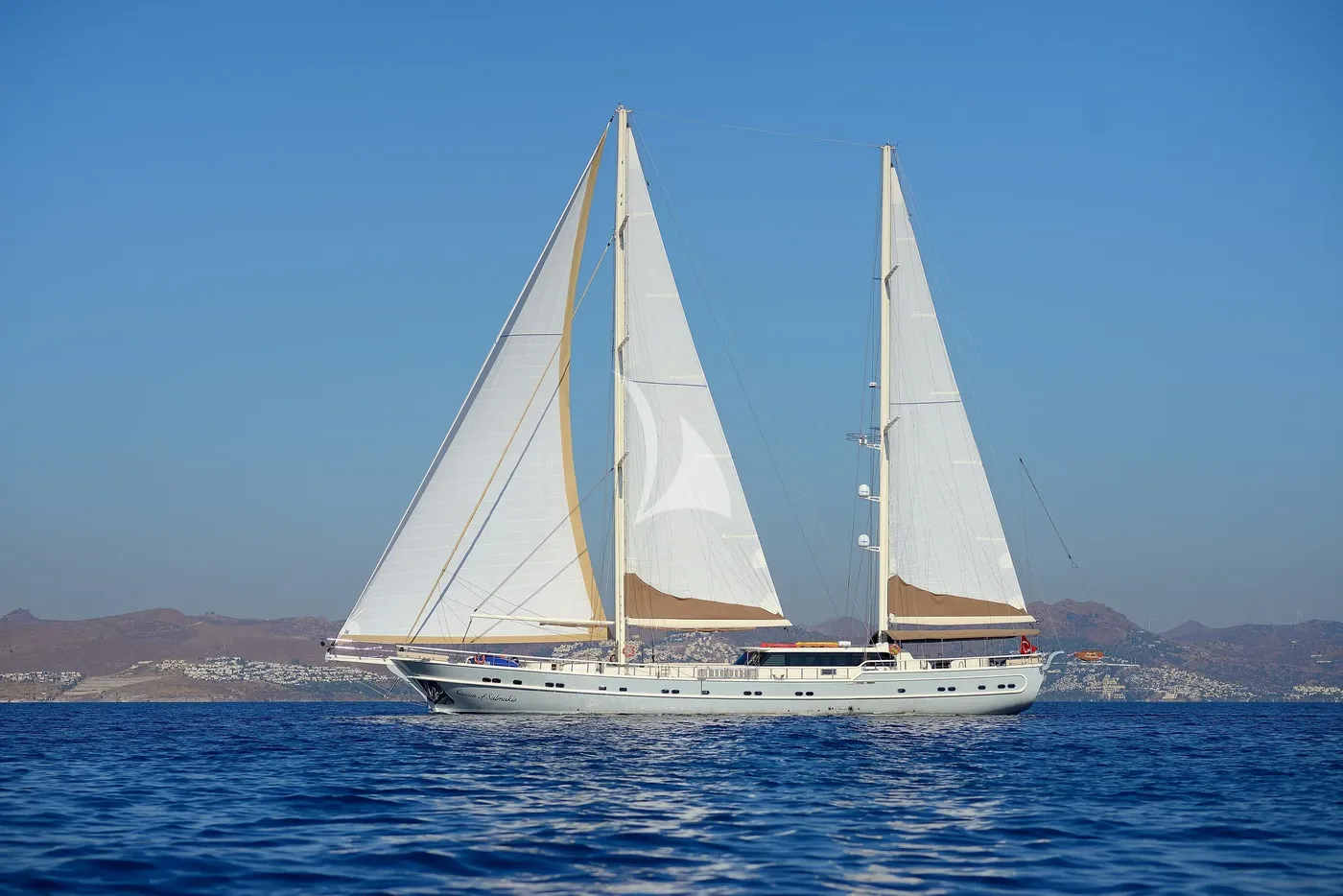 QUEEN OF SALMAKIS, all photos 1