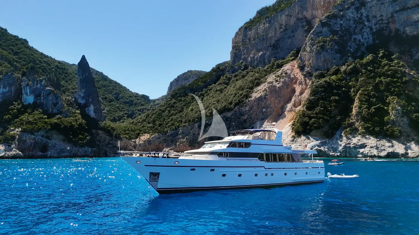 CAMENA II, on deck 2