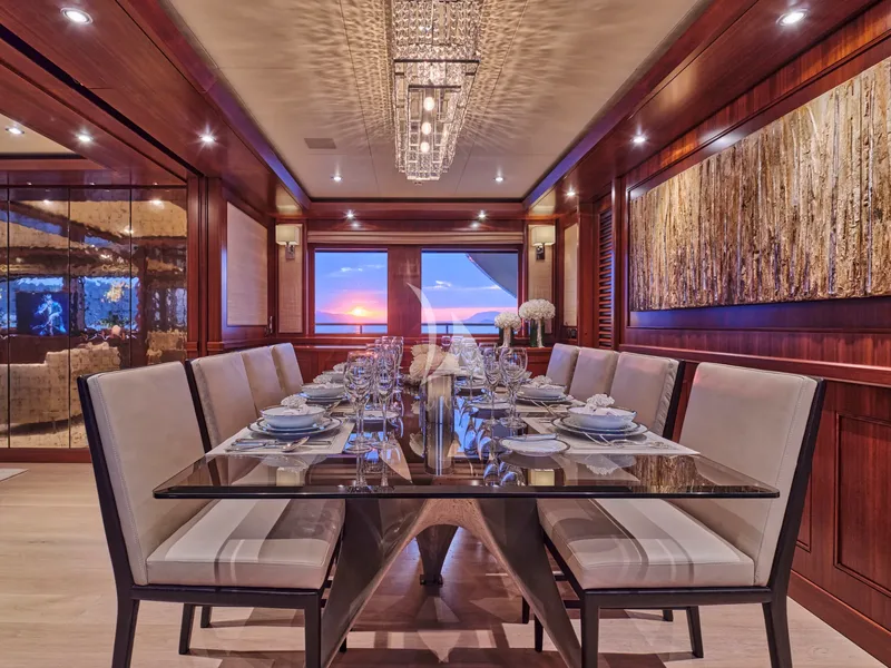 PALATIAL, inside 5