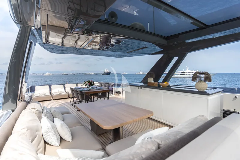 ASTONSEA (EX NINETEEN 42), inside 6