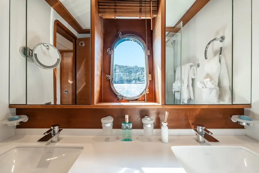 LADY EMMA, photos 4