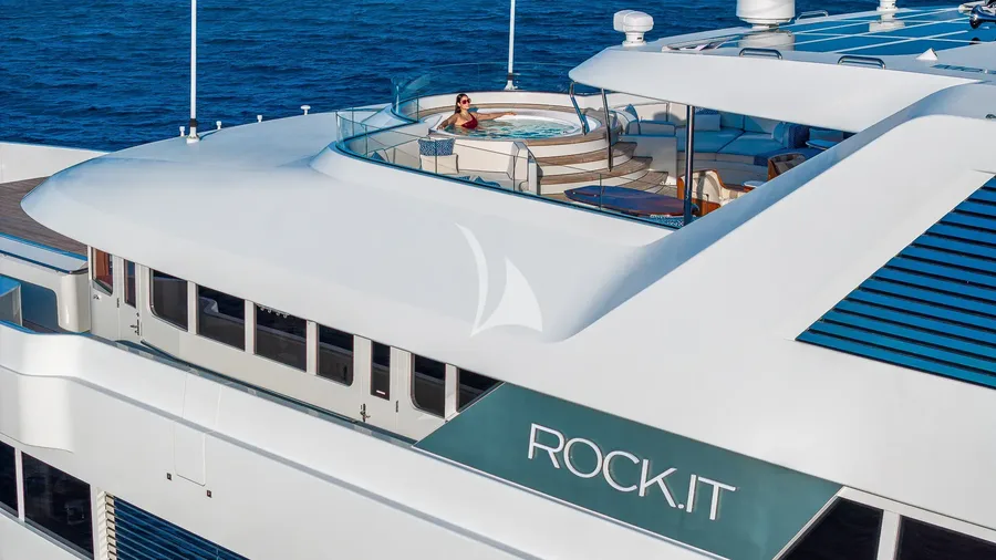 ROCK.IT, on deck 1