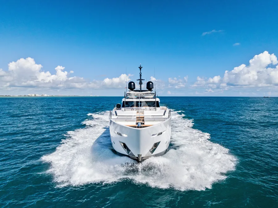 EVEXIAS I, on deck 4