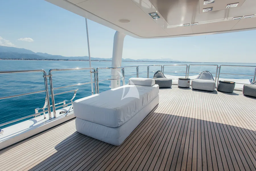 LADY IN BLUE, photos 4