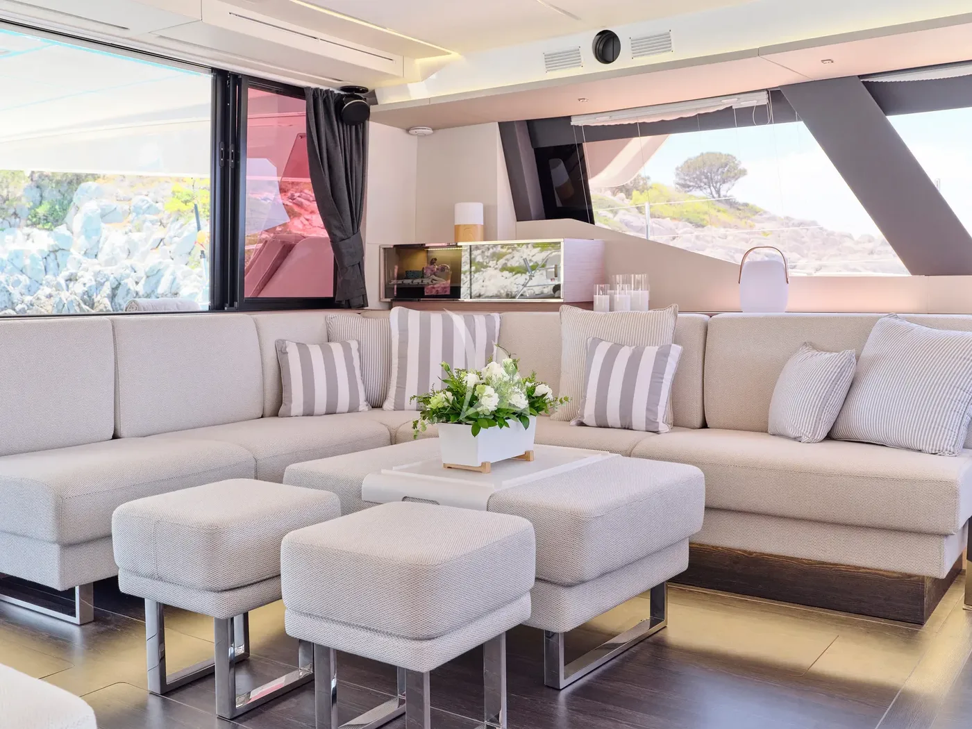ALEXANDRA II, inside 1