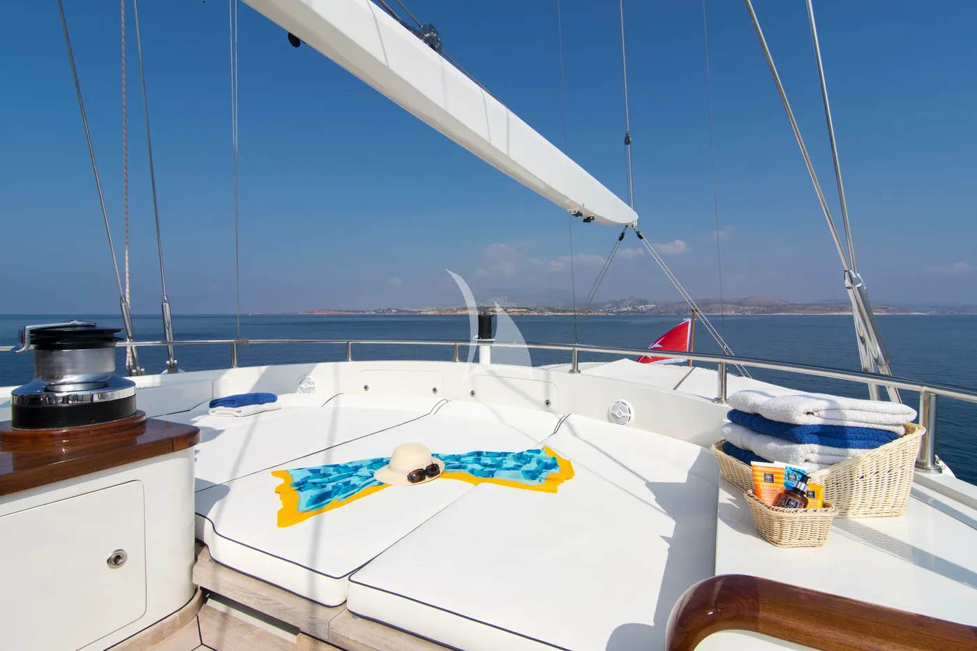 XASTERIA, on deck 1