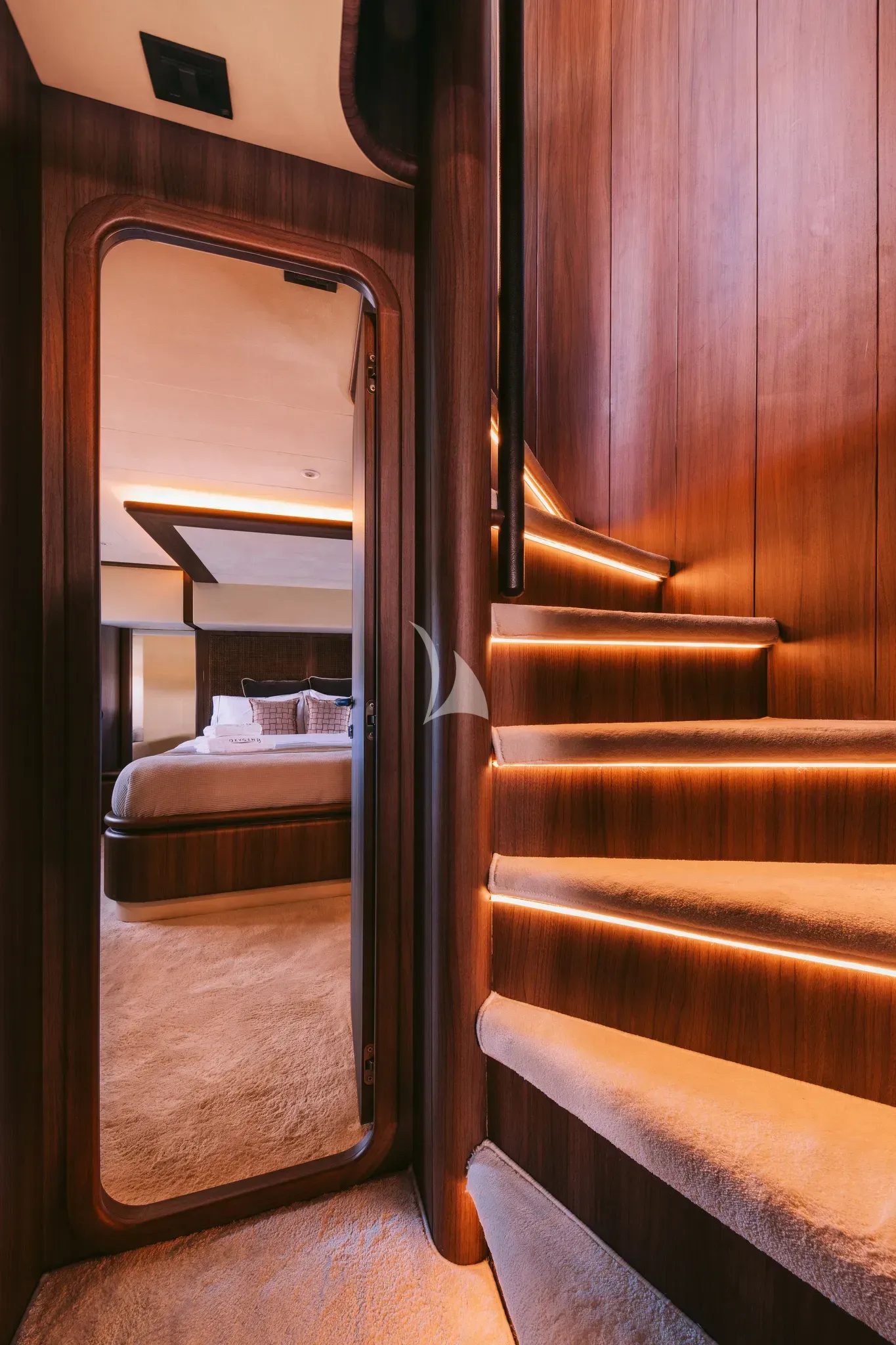 OXYGEN 8, cabins 1