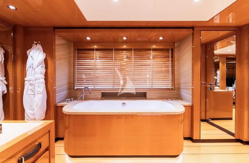 DEEP BLUE, cabins 5