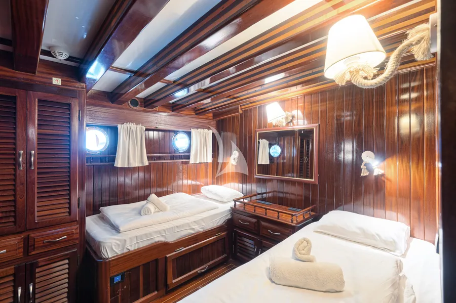 THALASSA, photos 4