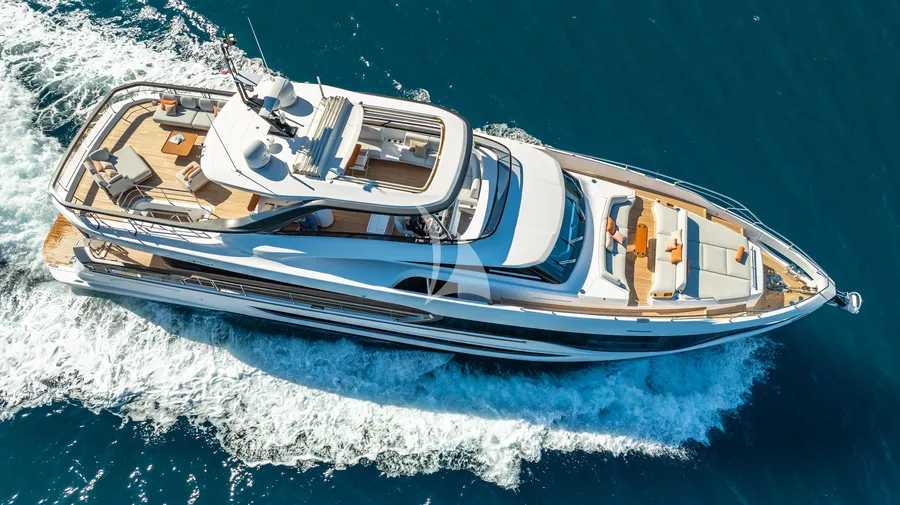 VIVA II, on deck 4