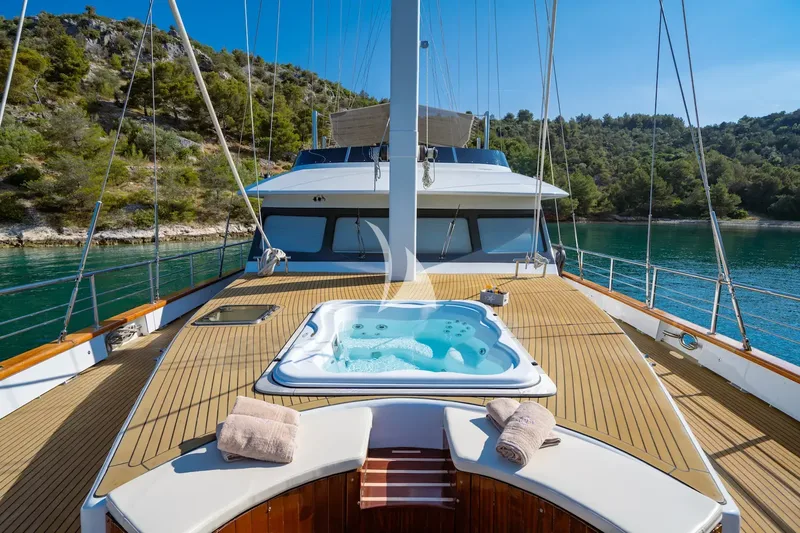 NAVILUX, inside 3