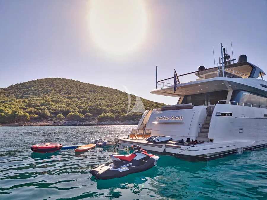 GOLDEN YACHT, photos 4