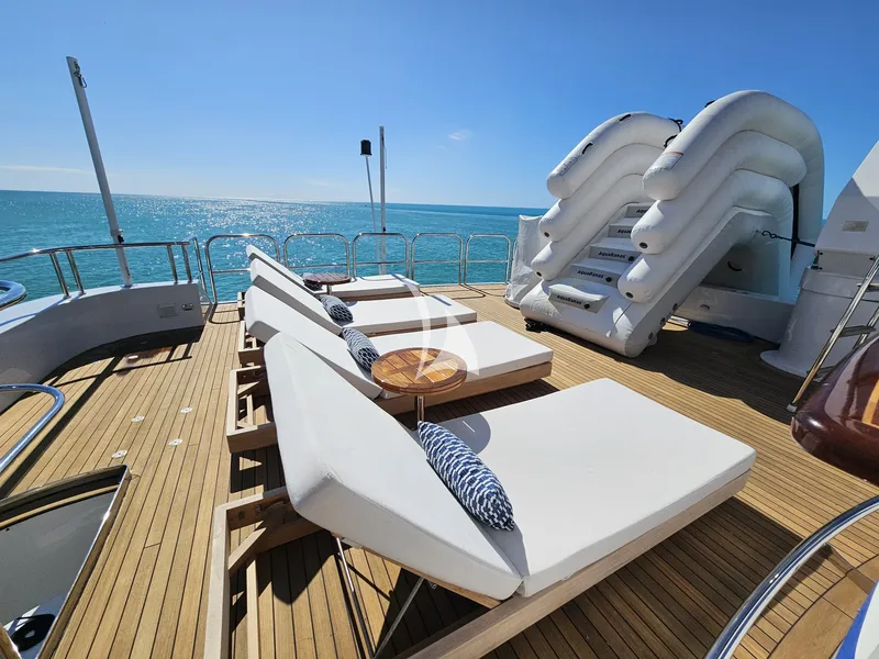 KING OF FUN, on deck 4