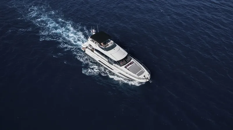APOLLONIA, on deck 6