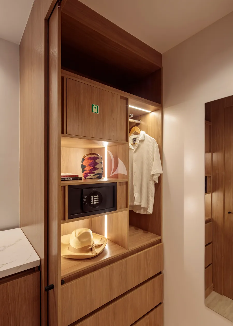 HERMES, photos 1