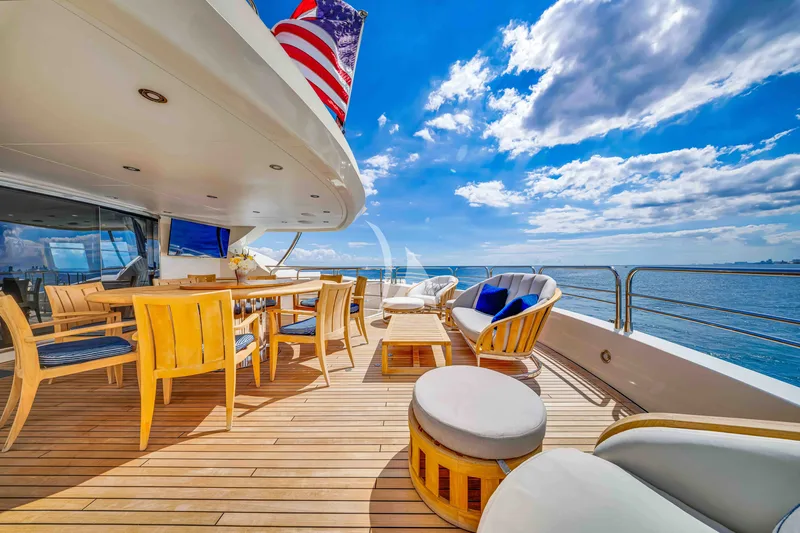 NATURAL 9, on deck 3