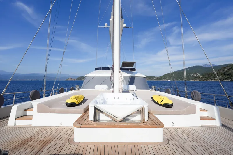 KING OF THE SEA, on deck 6