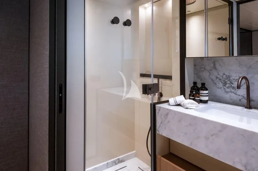 AKIRA, photos 5
