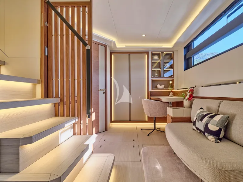 CHRISTAL MIO 80, cabins 3