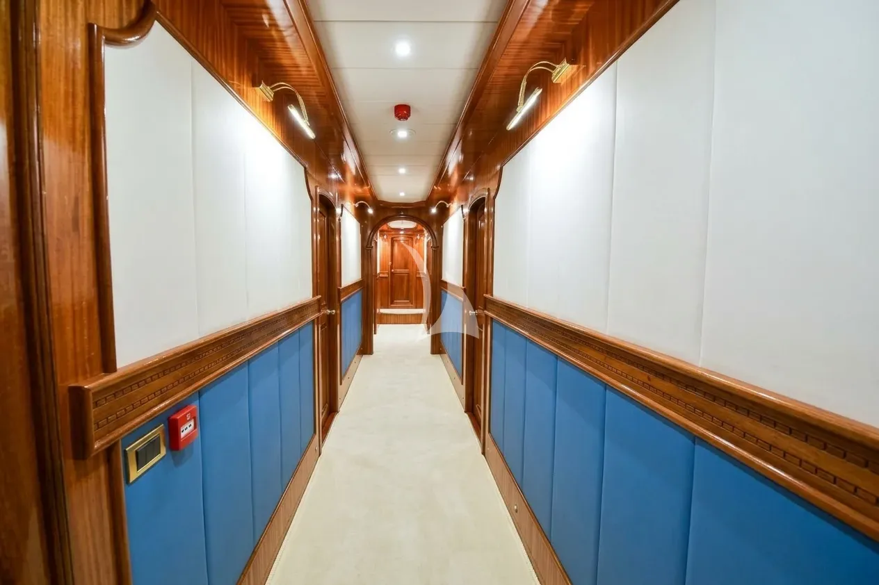 QUEEN ATLANTIS, cabins 1