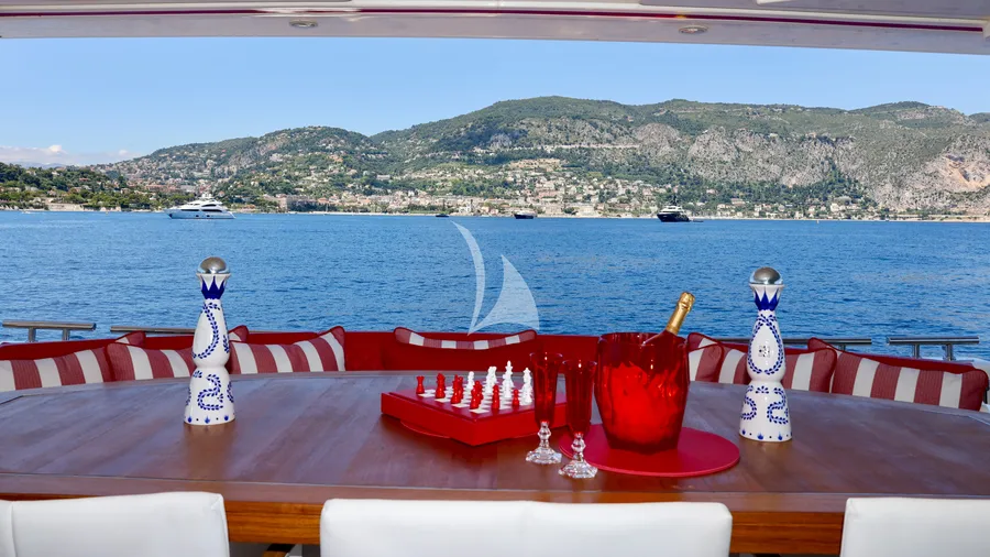 CHAMPAGNE AND CAVIAR, photos 4