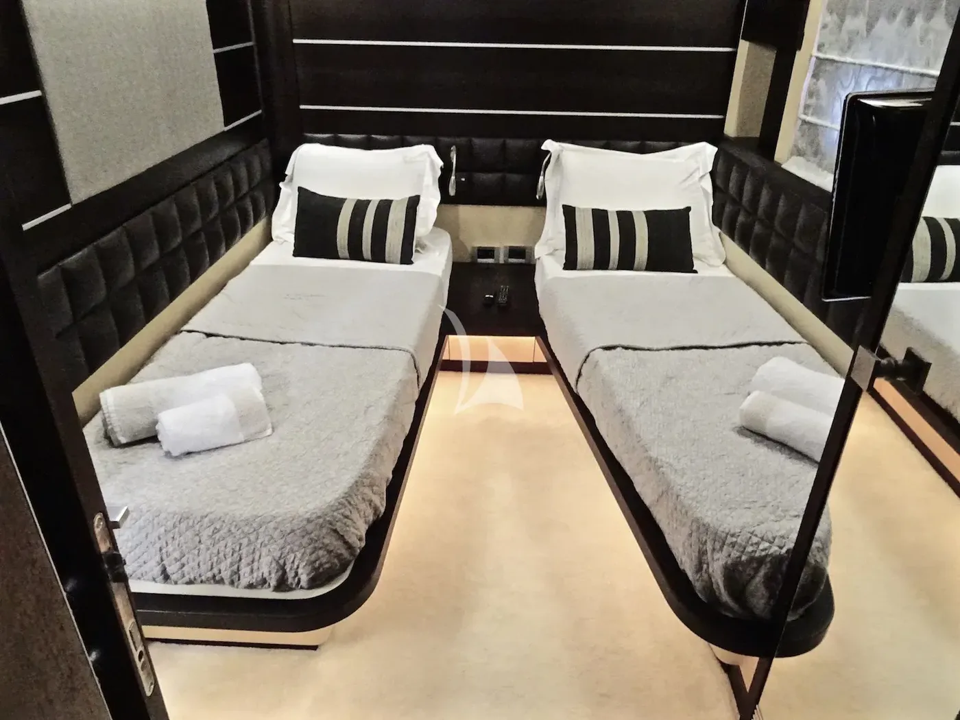 SUPER TOY, cabins 2