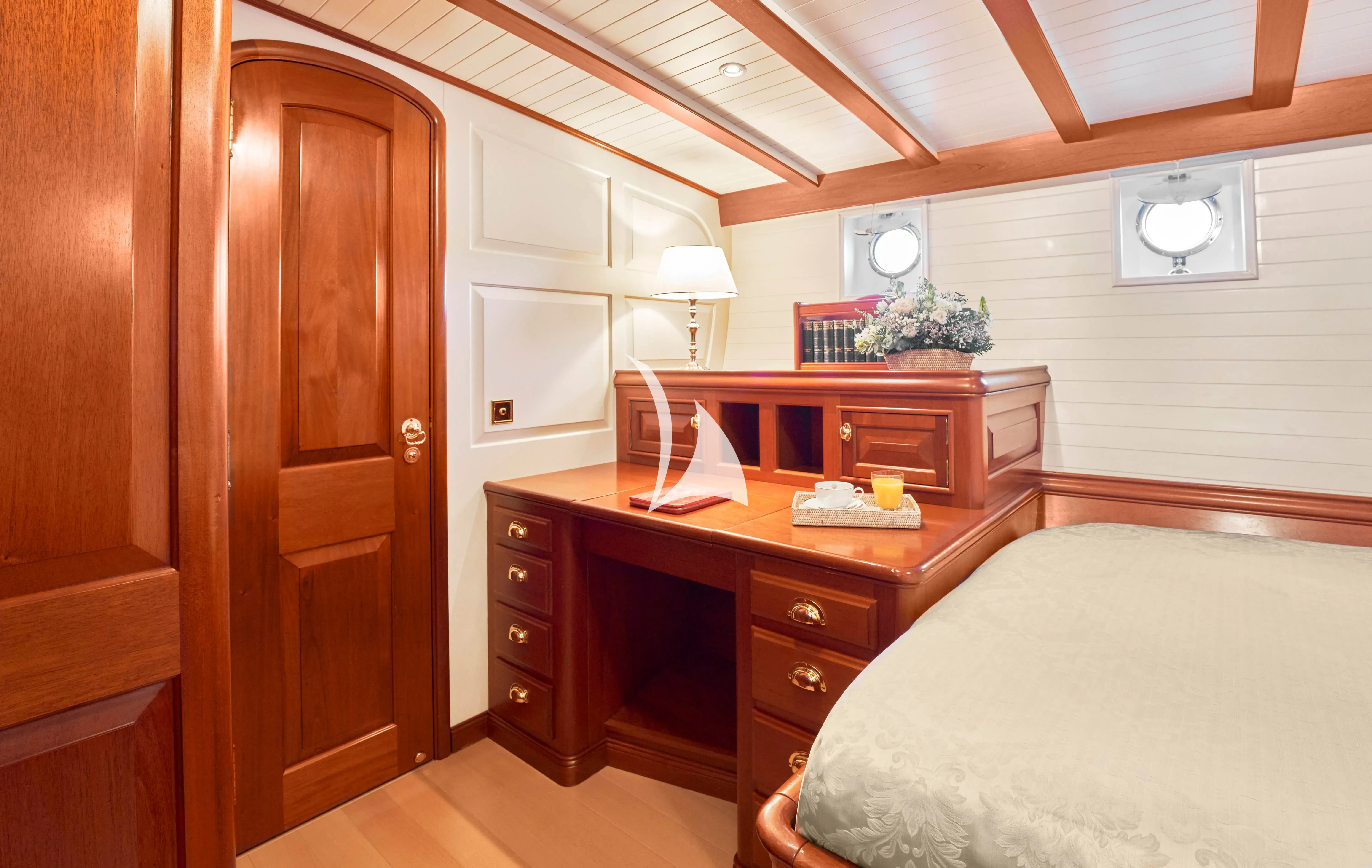 Cabin photo 2