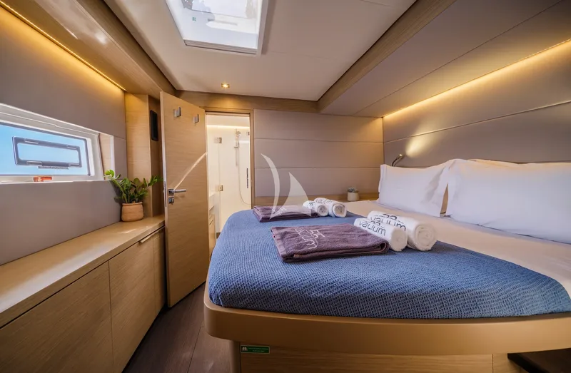 VALIUM 55, cabins 4
