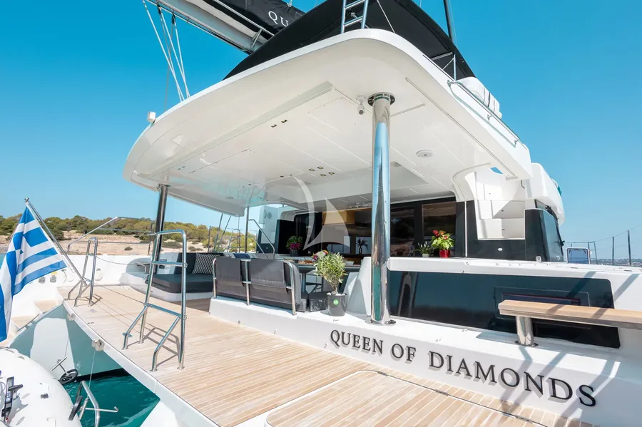 QUEEN OF DIAMONDS, photos 3