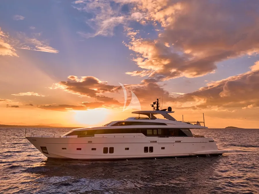 GOLDEN YACHT, photos 3