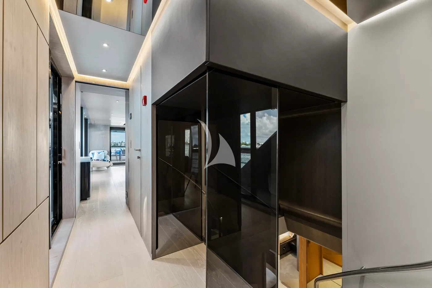 EVEXIAS I, inside 1