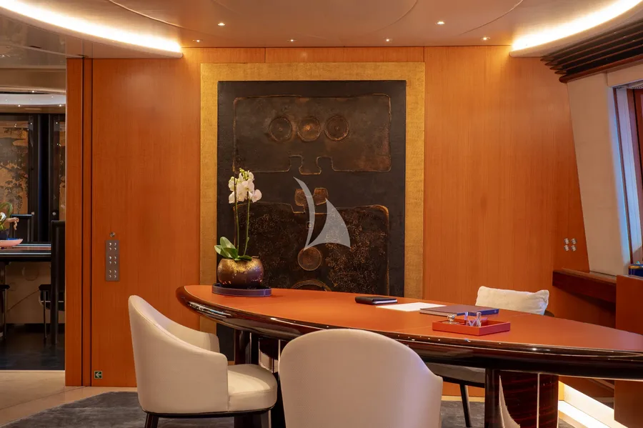 MALTESE FALCON, photos 4