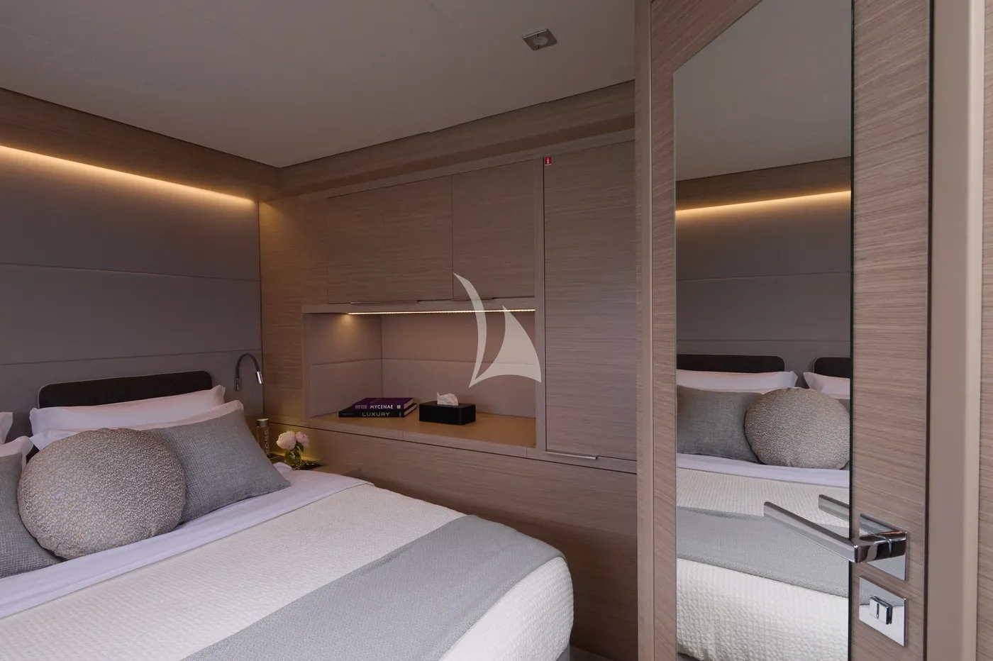 DREAM, cabins 1