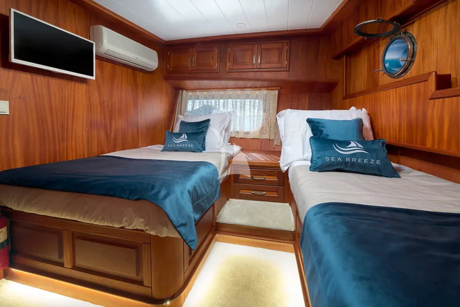 SEA BREEZE, photos 1