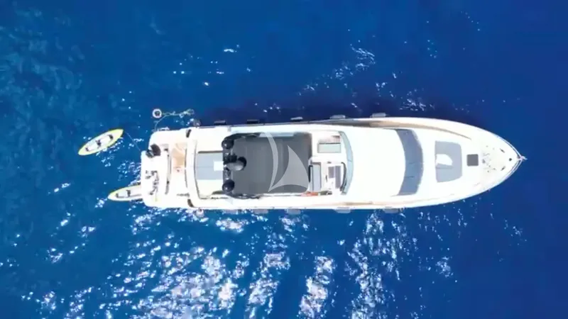 VITTORIA, on deck 3