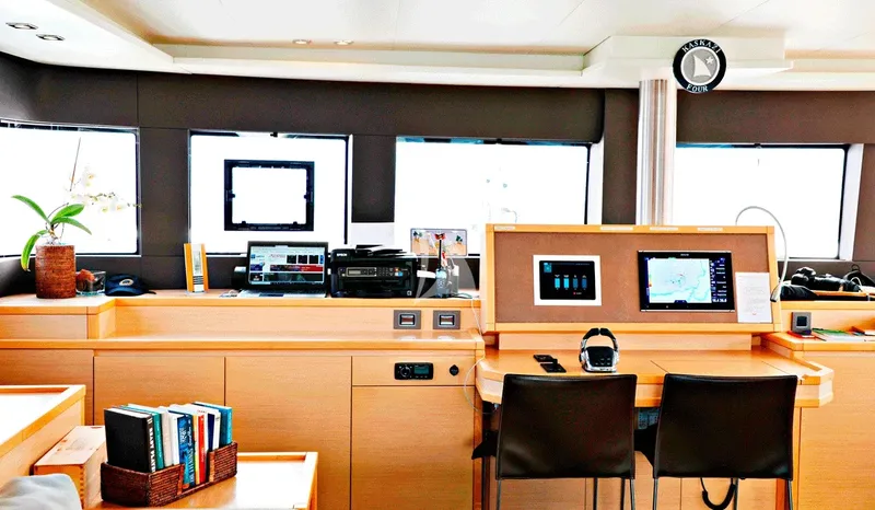 KASKAZI FOUR, inside 2