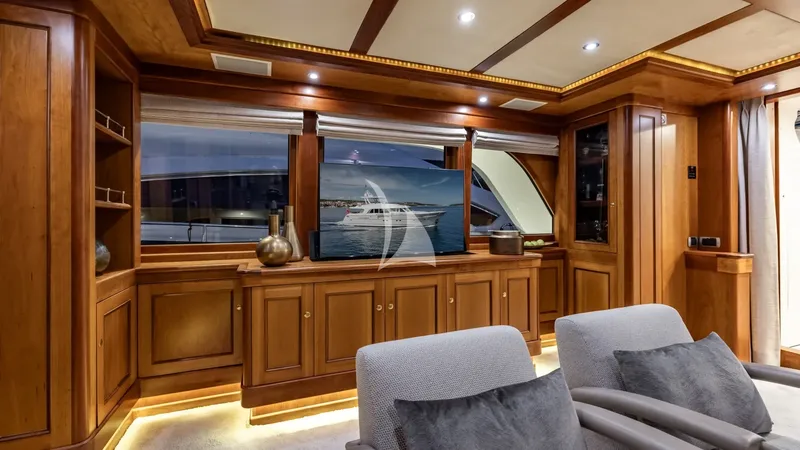SEA BREEZE II, inside 5
