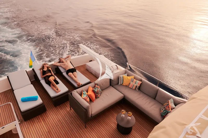 FERRETTI, more 3
