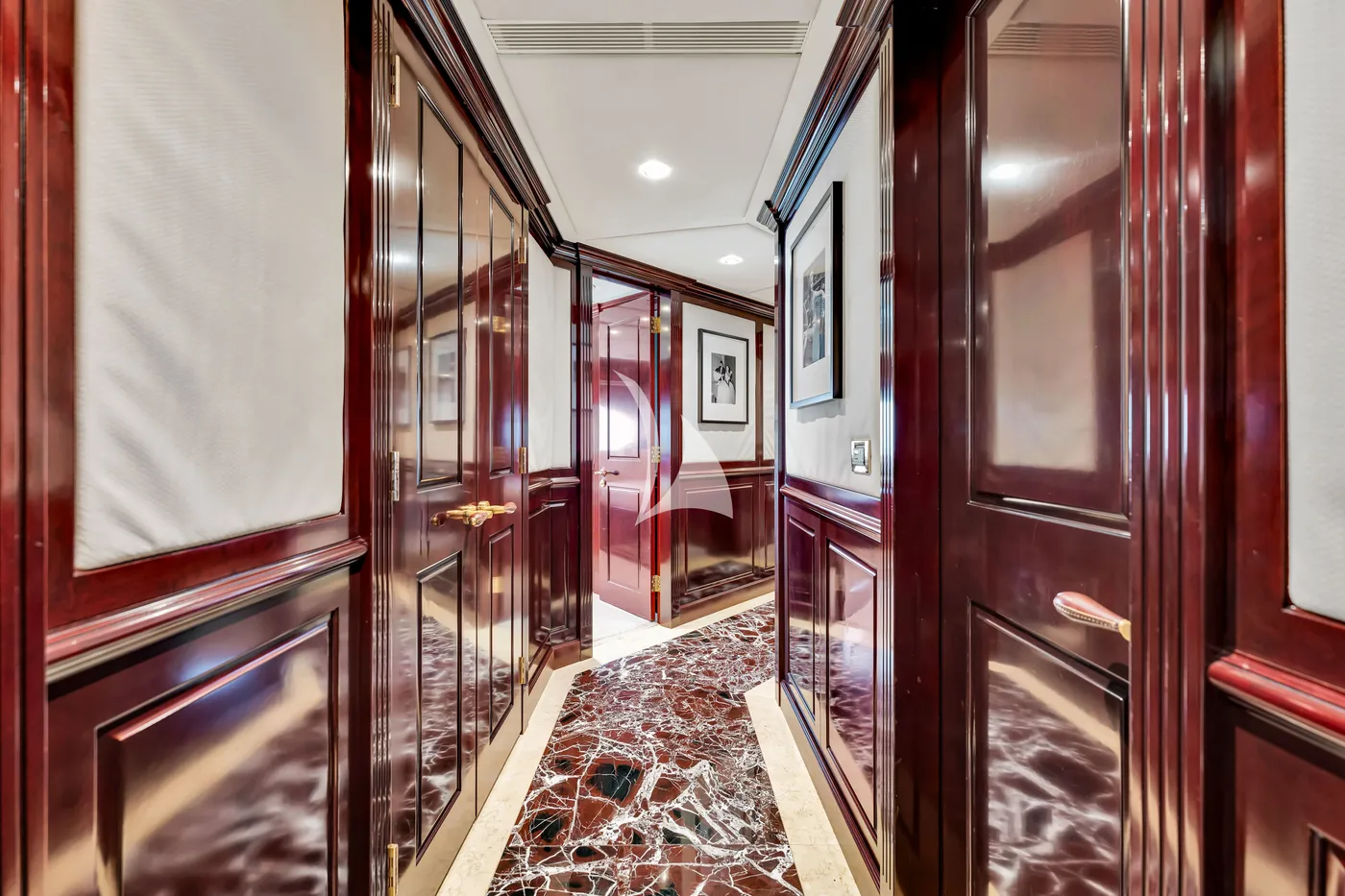SWEET CAROLINE II, cabins 2