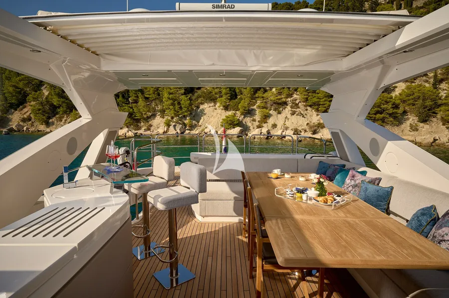 HIDEAWAY, photos 1