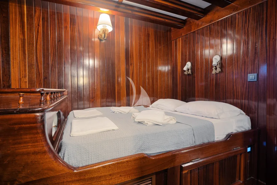 THALASSA, photos 1