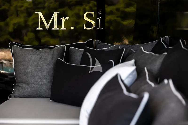 MR.SI, inside 2