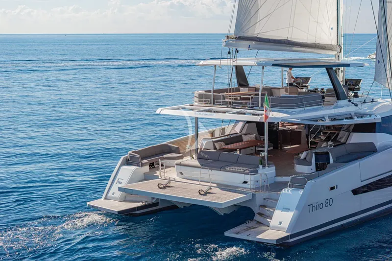 CAPRI | THIRA 80, on deck 6