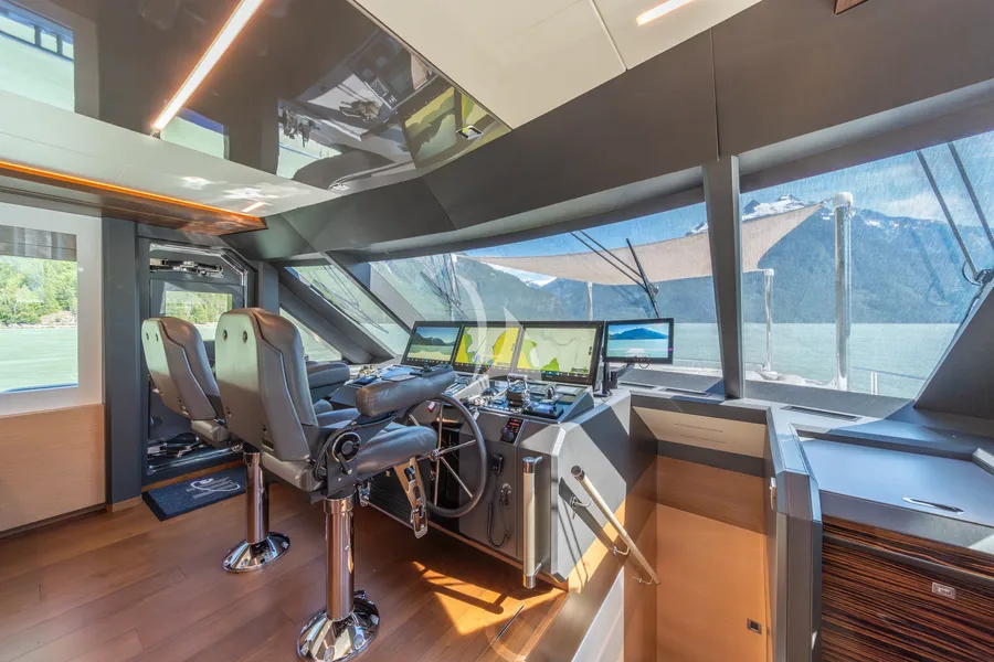 VOYAGER, photos 4