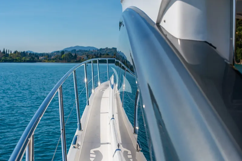 FAR & AWAY, on deck 5