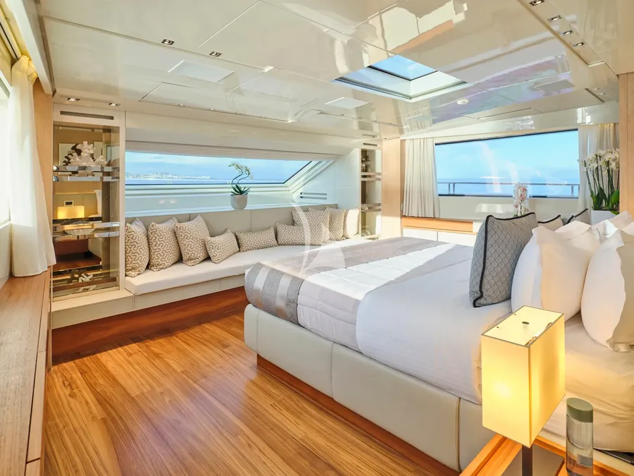 GOLDEN YACHT, photos 5