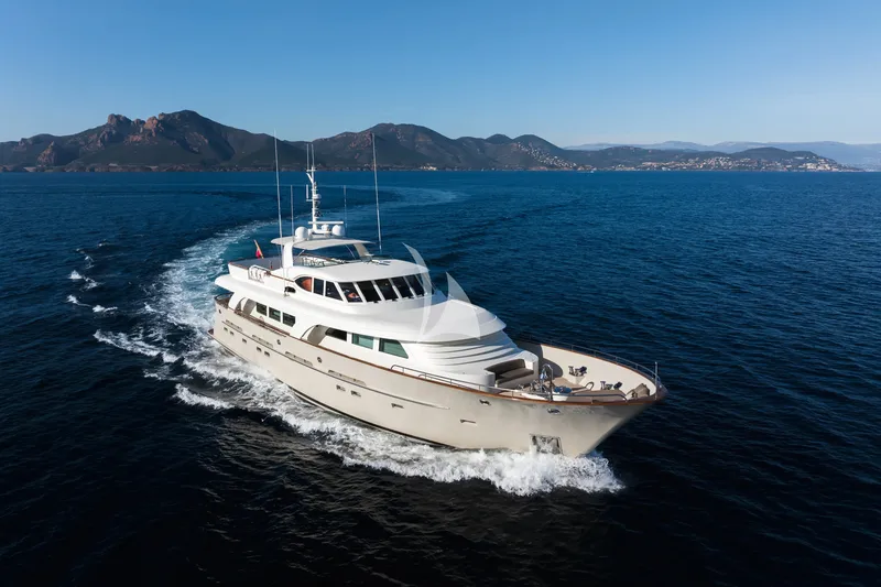 ORIZZONTE, on deck 4