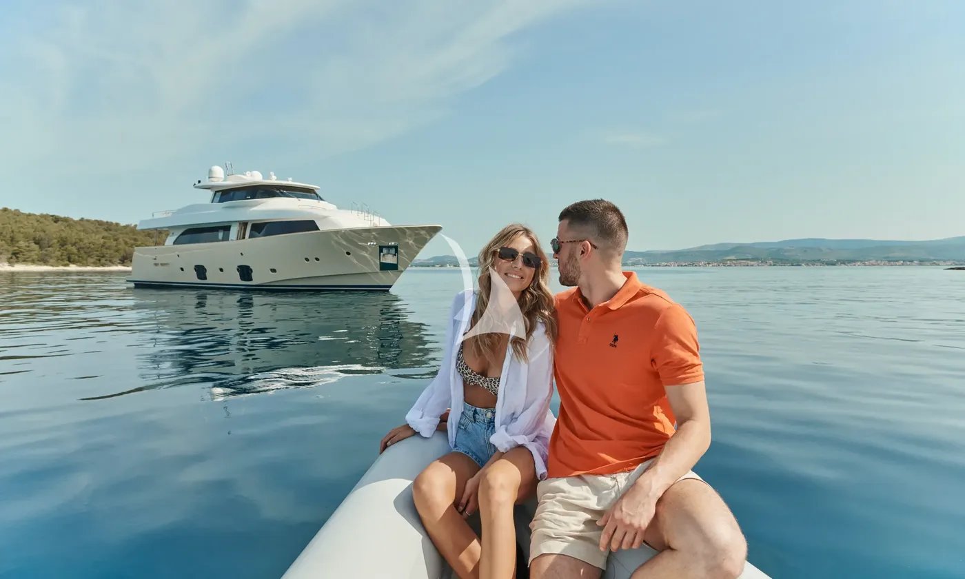 FERRETTI, photos 1