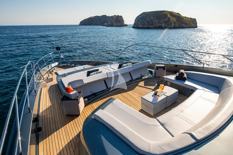 FIGURATI, on deck 4